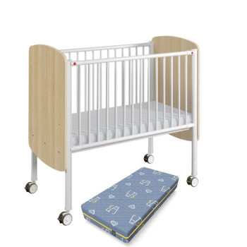 Lit à barreaux avec matelas