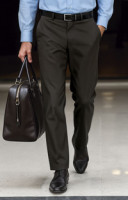 Pantalon coton pour homme, coloris noir, coupe chino
Toutes tailles